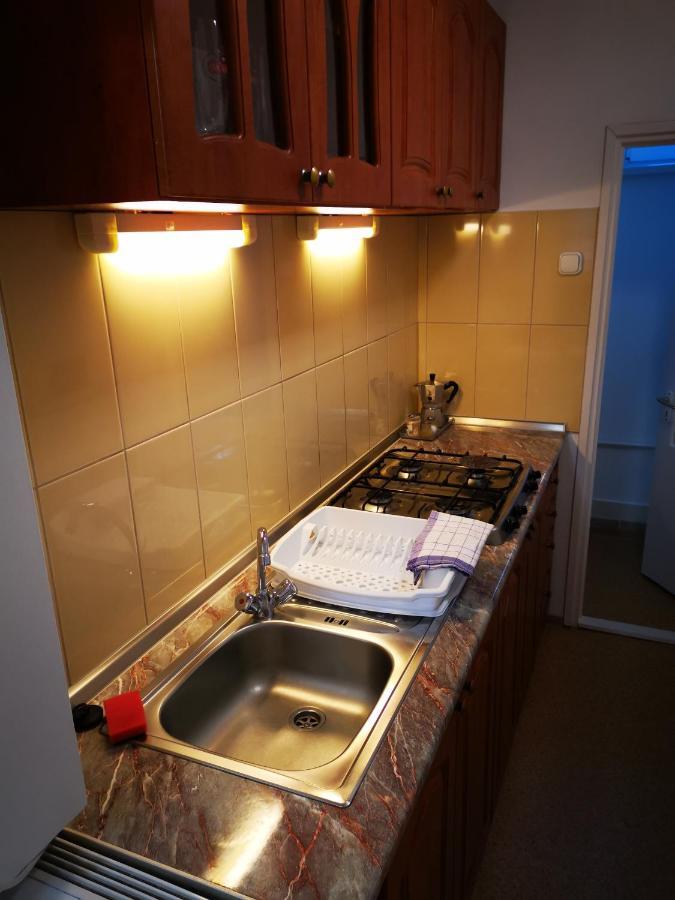 Mate Apartman Гюла Екстериор снимка